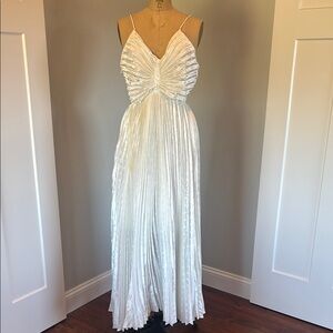 BEULAH- SZ S NWT Open Back  White Dot Pleated Midi Women's Dress